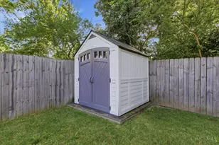 8898 Brittany Dr, Blue Ash, OH 45242 - Photo 45