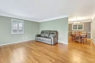 8000 Queens Ave, Sycamore Township, OH 45236 - Photo 3