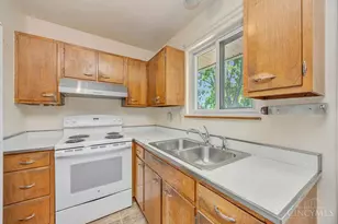 8036 Laray Dr, West Chester, OH 45069 - Photo 9