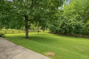 3355 Bauerwoods Dr, Colerain Township, OH 45251 - Photo 15