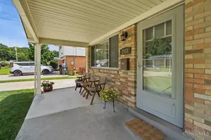 2588 Petworth Ct, Reading, OH 45236 - Photo 7