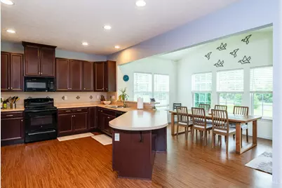5295 Venetian Way, Hamilton Township, OH 45152 - Photo 11