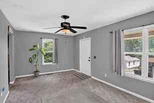 922 Chamberlain Ave, Lincoln Heights, OH 45215 - Photo 3