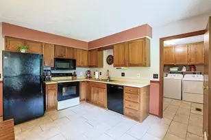 3863 Schroeder Dr, Fairfield Township, OH 45011 - Photo 11