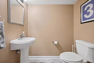 8592 Sunmont Dr, Anderson Township, OH 45255 - Photo 11