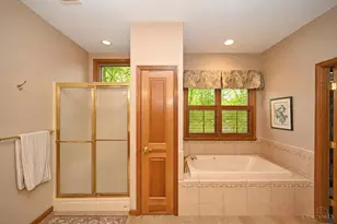 5723 Chancellor Ln, Hamilton Township, OH 45152 - Photo 17