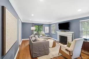 3863 Drakewood Dr, Cincinnati, OH 45209 - Photo 13