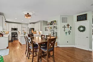 1022 Oak Forest Dr, Hamilton Township, OH 45152 - Photo 9