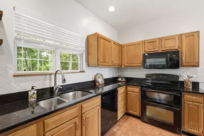 560 Virginia Lane, Union Township, OH 45244 - Photo 15