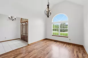 560 Virginia Ln, Union Township, OH 45244 - Photo 11