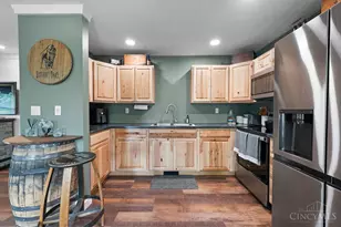 624 Bourbon St, Blanchester, OH 45107 - Photo 9