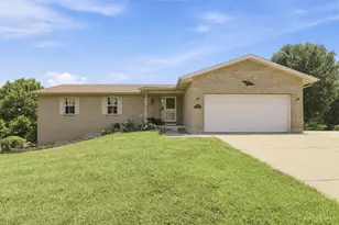 421 Loren Ln, Fairfield, OH 45011 - Photo 1