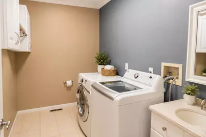 8101 Startinggate Lane, Sycamore Township, OH 45249 - Photo 17