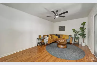 8471 Shuman Lane, Springfield Township, OH 45231 - Photo 15