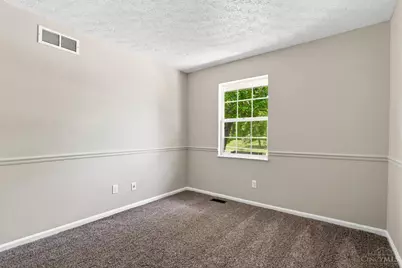 815 Carriage Hill Lane, Hamilton, OH 45013 - Photo 15