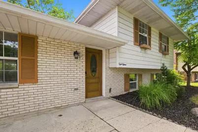 815 Carriage Hill Lane, Hamilton, OH 45013 - Photo 5