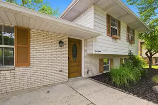 815 Carriage Hill Ln, Hamilton, OH 45013 - Photo 5