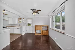 1324 Thurnridge Dr, Reading, OH 45215 - Photo 13