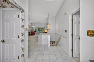 12178 Peak Dr, Springdale, OH 45246 - Photo 7