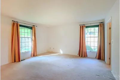 560 Leo Drive, Hamilton, OH 45013 - Photo 15