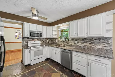 1682 Foxwood Trail, Miami Township, OH 45140 - Photo 7