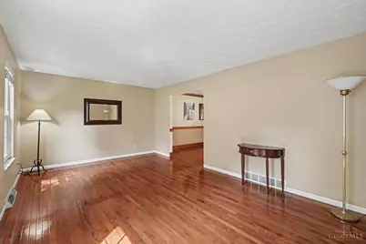 1682 Foxwood Trail, Miami Township, OH 45140 - Photo 5