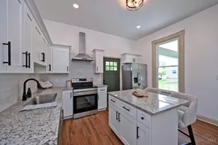 7408 Maple Ave, Cincinnati, OH 45231 - Photo 11