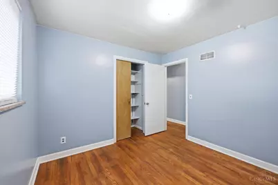 8785 Mockingbird Lane, Springfield Township, OH 45231 - Photo 21