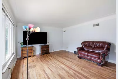 8785 Mockingbird Lane, Springfield Township, OH 45231 - Photo 5