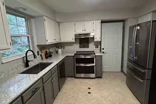 932 Saffron Ln, Miami Township, OH 45150 - Photo 7