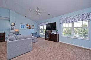 1064 Heritage Green Dr, Monroe, OH 45050 - Photo 9