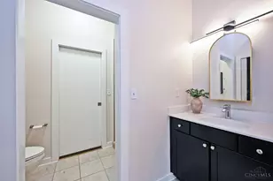 1150 Vine St, Cincinnati, OH 45202 - Photo 15