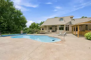 654 8 Mile Rd, Anderson Township, OH 45255 - Photo 77