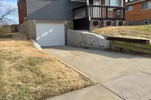 2158 Faywood Dr, Green Township, OH 45238 - Photo 3
