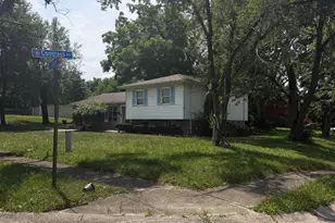 1207 Terry Ct, Lincoln Heights, OH 45215 - Photo 3