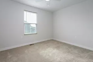 6639 Crystal Harbour Dr, Middletown, OH 45042 - Photo 9