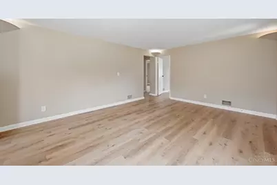 2879 Saint Catherine Place, Cincinnati, OH 45211 - Photo 11