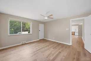 2879 St Catherine Pl, Cincinnati, OH 45211 - Photo 15