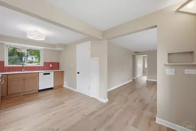 2879 Saint Catherine Place, Cincinnati, OH 45211 - Photo 9
