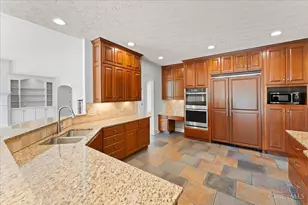 118 Creekwood Ct, Clear Creek Township, OH 45066 - Photo 21