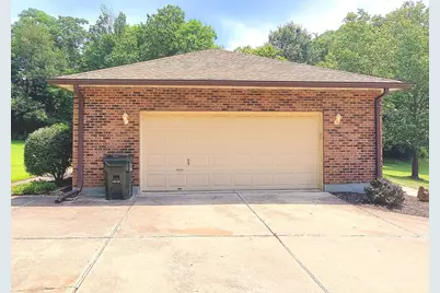5790 Squirrelsnest Lane, Colerain Township, OH 45252 - Photo 13