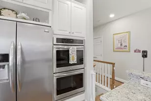 884 Wallace Ave, Milford, OH 45150 - Photo 17