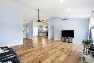 1055 Middleboro Rd, Washington Township, OH 45054 - Photo 7