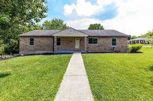 6827 Perinwood Dr, Green Township, OH 45248 - Photo 1