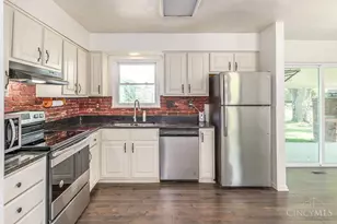 8831 Twincreek Dr, Franklin Township, OH 45005 - Photo 13