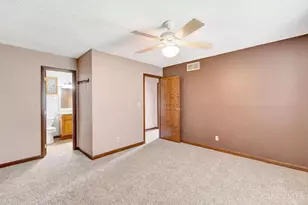121 Farmington Dr, Hamilton, OH 45013 - Photo 7