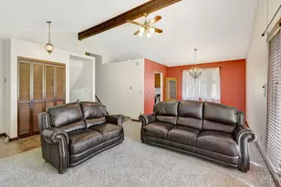 121 Farmington Dr, Hamilton, OH 45013 - Photo 3