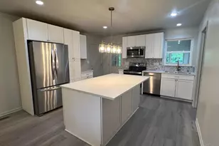 4875 W Kemper Rd, Cincinnati, OH 45251 - Photo 3