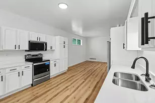 6310 Vine St, Elmwood Place, OH 45216 - Photo 3