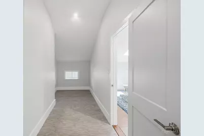 915 Vine Street #401, Cincinnati, OH 45202 - Photo 17